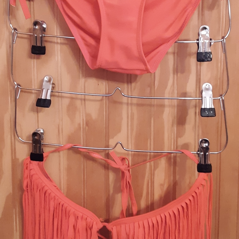 Coral string bikini - Picture 3 of 4